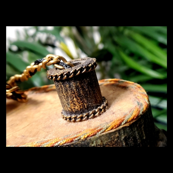 ONE OF A KIND WOODEN PURSE/BOX - Picture 3 of 5